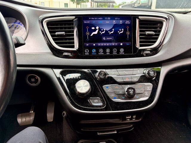 2020 Chrysler Pacifica Touring L