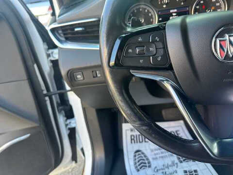 2022 Buick Enclave Essence