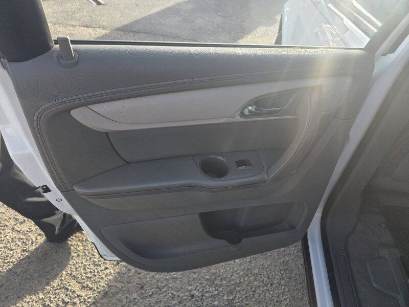 2017 Chevrolet Traverse LS