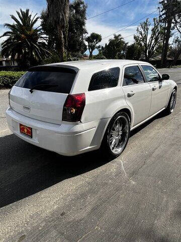 2006 Dodge Magnum SE