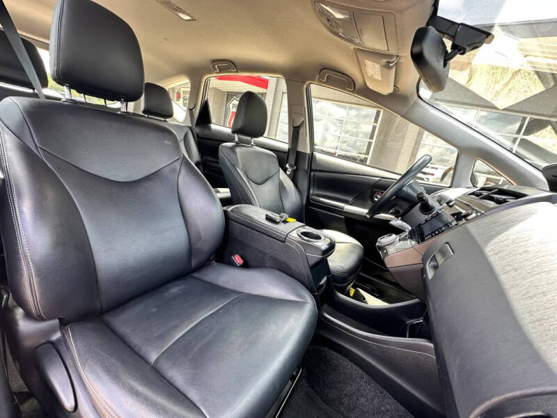 2016 Toyota Prius v