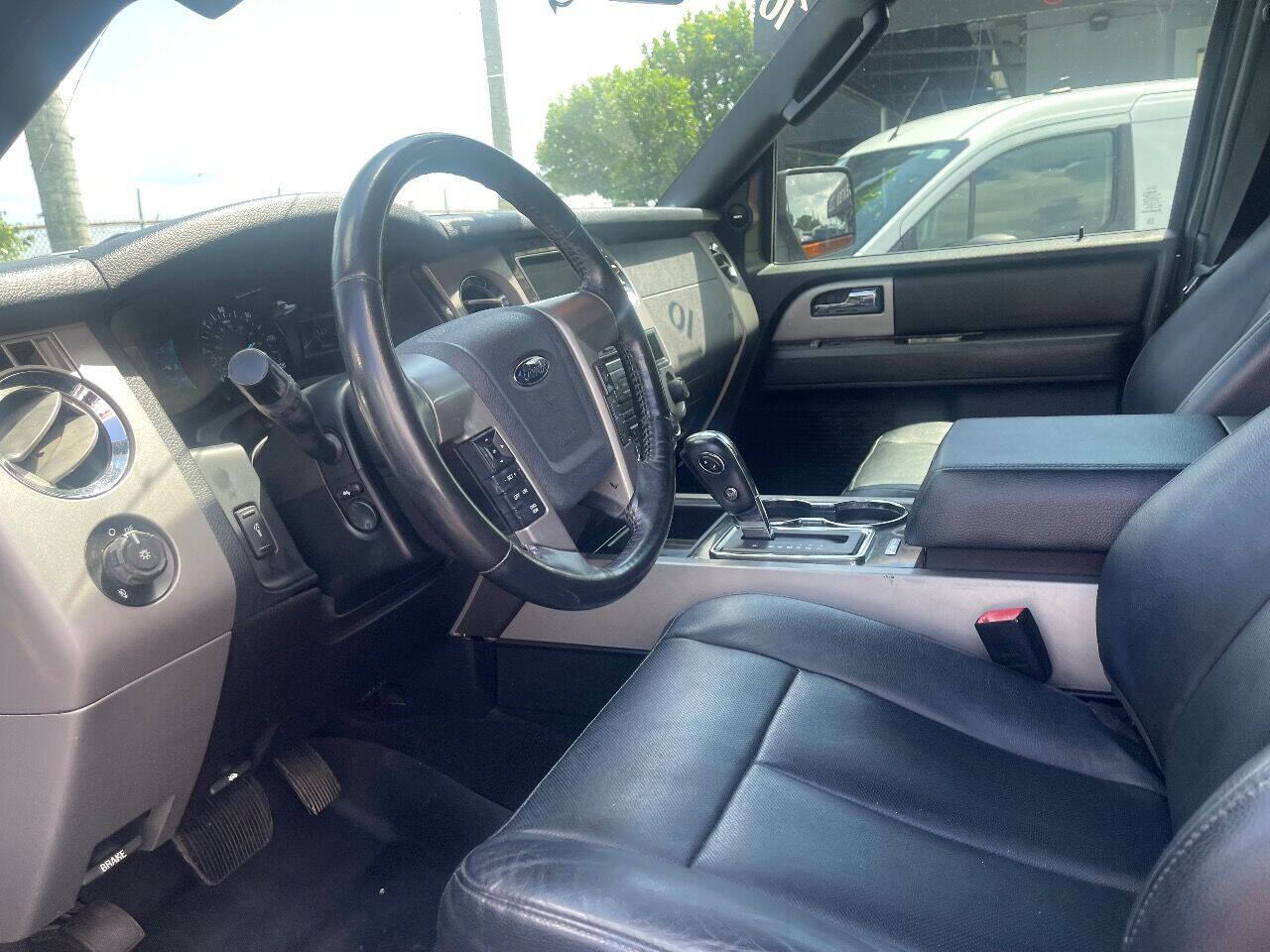 2015 Ford Expedition SUV / Crossover - $15,900