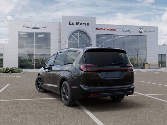 2027 Chrysler Pacifica Limited