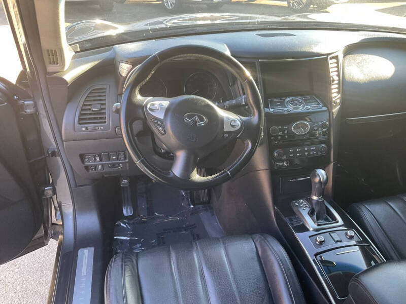 2016 Infiniti QX70