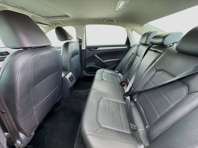 2014 Volkswagen Passat 2.5L SE PZEV