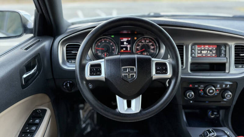 2012 Dodge Charger SE