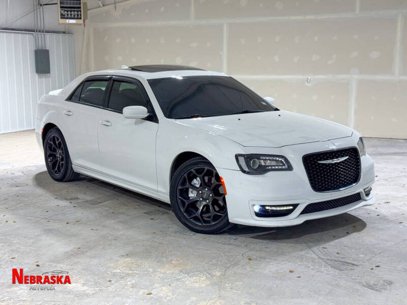 2020 Chrysler 300 S's photo