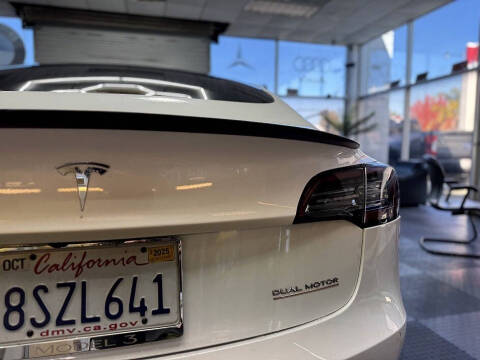 2020 Tesla Model 3 Performance