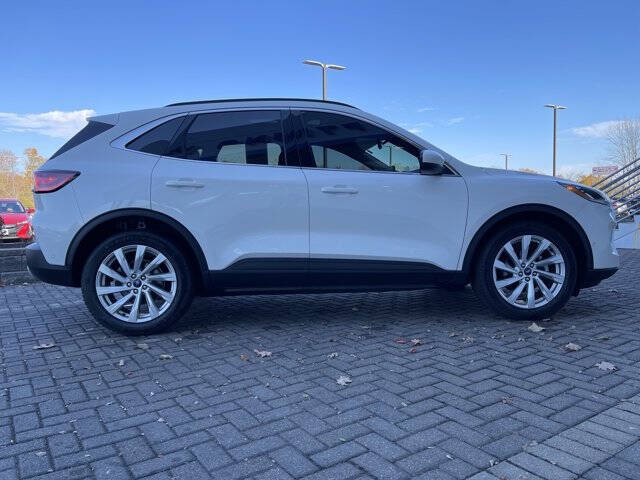 2021 Ford Escape Hybrid Titanium