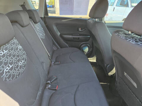 2010 Kia Soul +