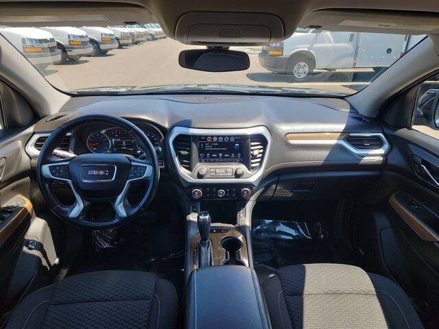 2017 GMC Acadia SLE-2
