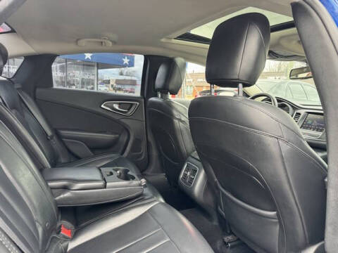 2017 Chrysler 200 Limited