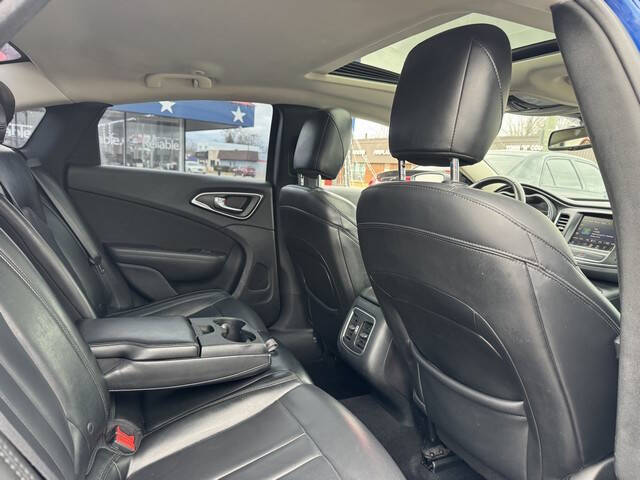 2017 Chrysler 200 Limited