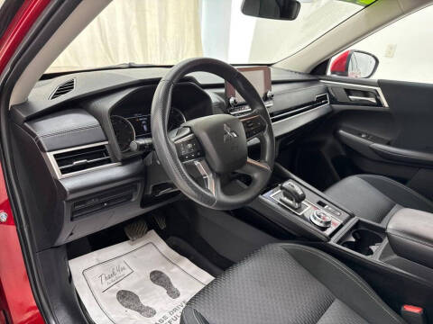 2022 Mitsubishi Outlander ES