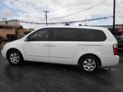 2006 Kia Sedona for sale at PARS AUTO SALES in Tucson AZ