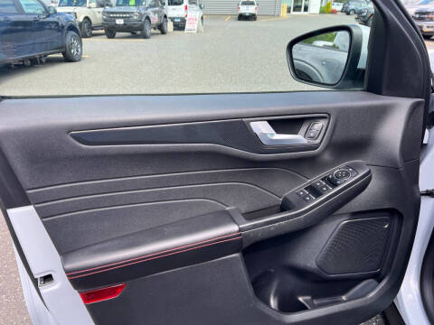 2025 Ford Escape ST-Line Select