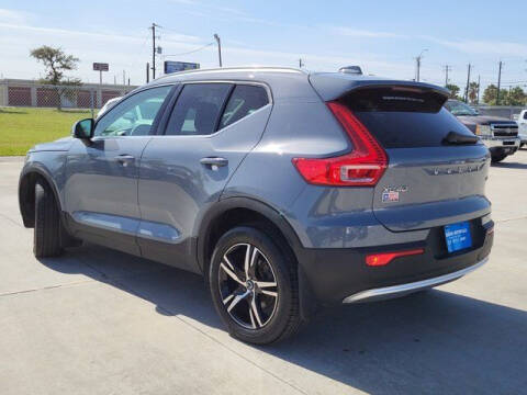 2023 Volvo XC40 B5 Plus Bright Theme