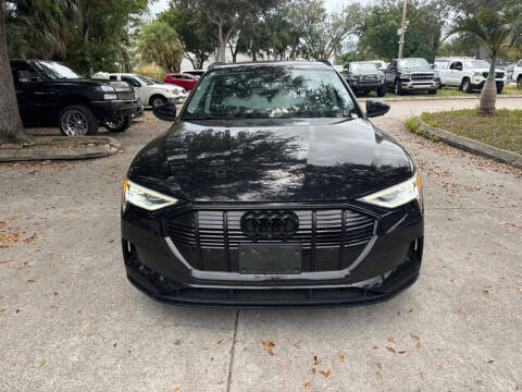 2021 Audi e-tron quattro Premium