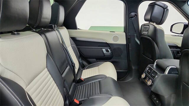 2024 Land Rover Discovery P300 Dynamic SE