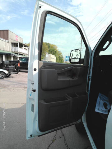 2017 Chevrolet Express 2500