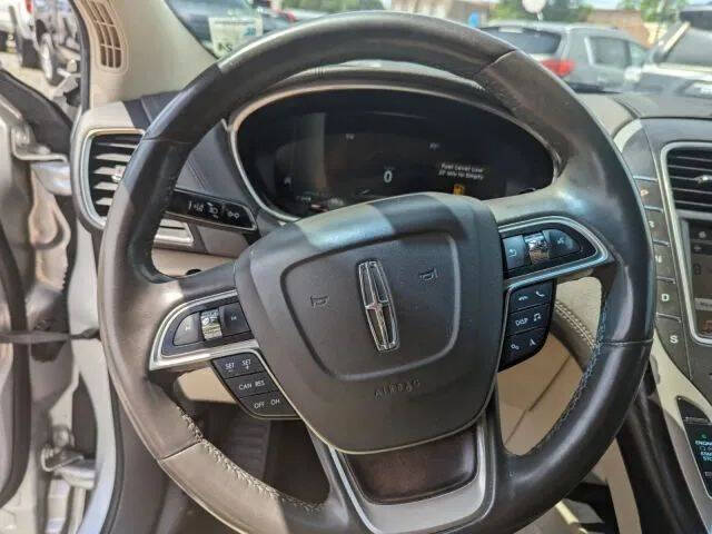 2019 Lincoln Nautilus Select