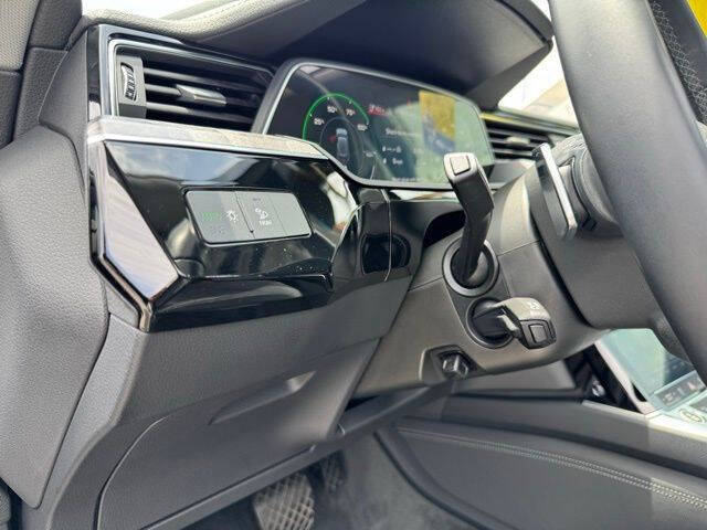 2022 Audi e-tron quattro Premium