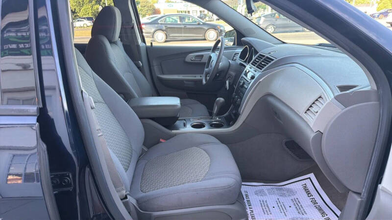 2011 Chevrolet Traverse LS