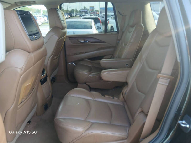 2016 Cadillac Escalade Platinum