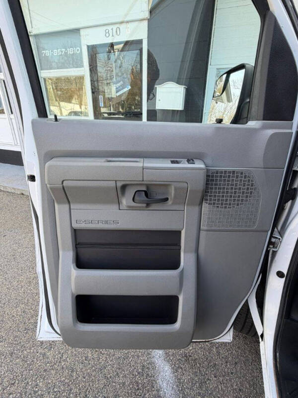 2014 Ford E-Series E-350 SD