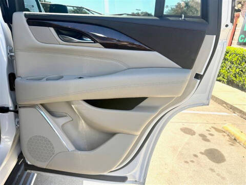 2016 Cadillac Escalade Luxury Collection