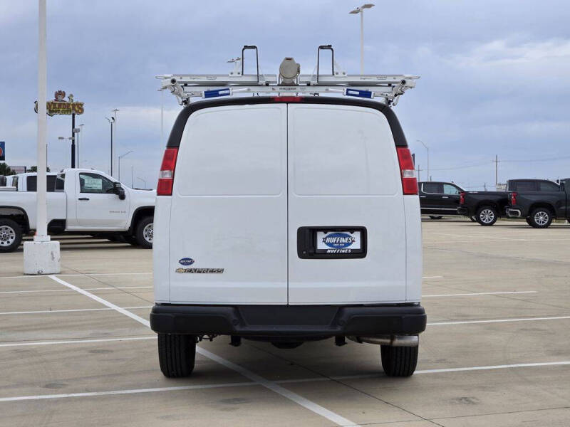 2025 Chevrolet Express 2500