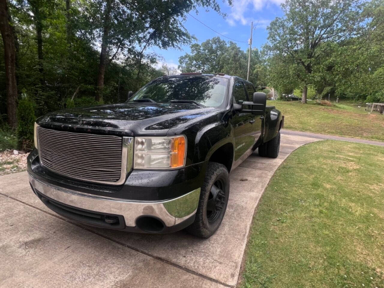 2008 GMC Sierra 3500HD for sale at Guadalupe Auto Sales, LLC. in Jemison, AL