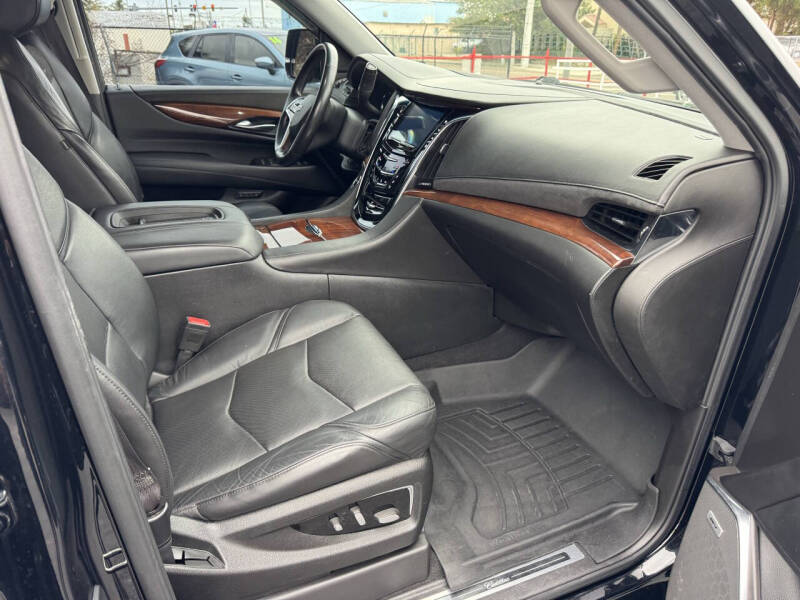 2016 Cadillac Escalade ESV Luxury Collection