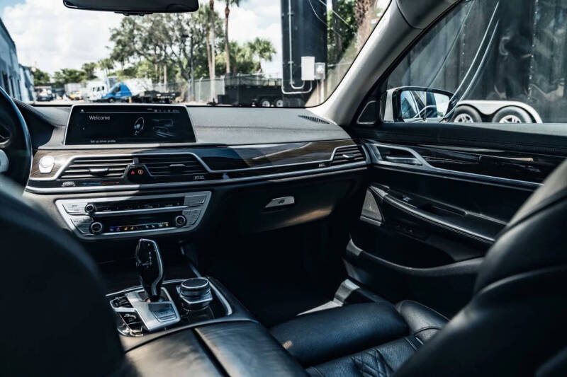 2022 BMW 7 Series 740i xDrive