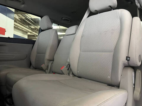 2016 Kia Sedona LX