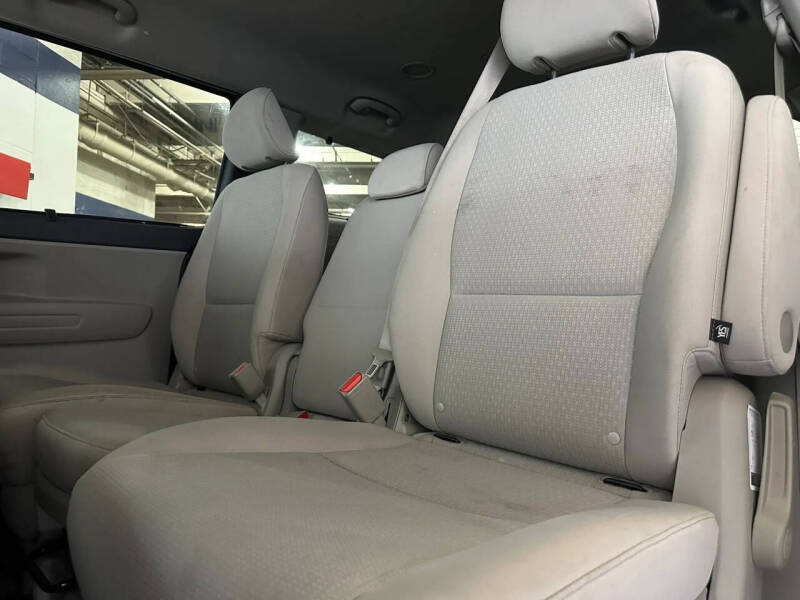2016 Kia Sedona LX