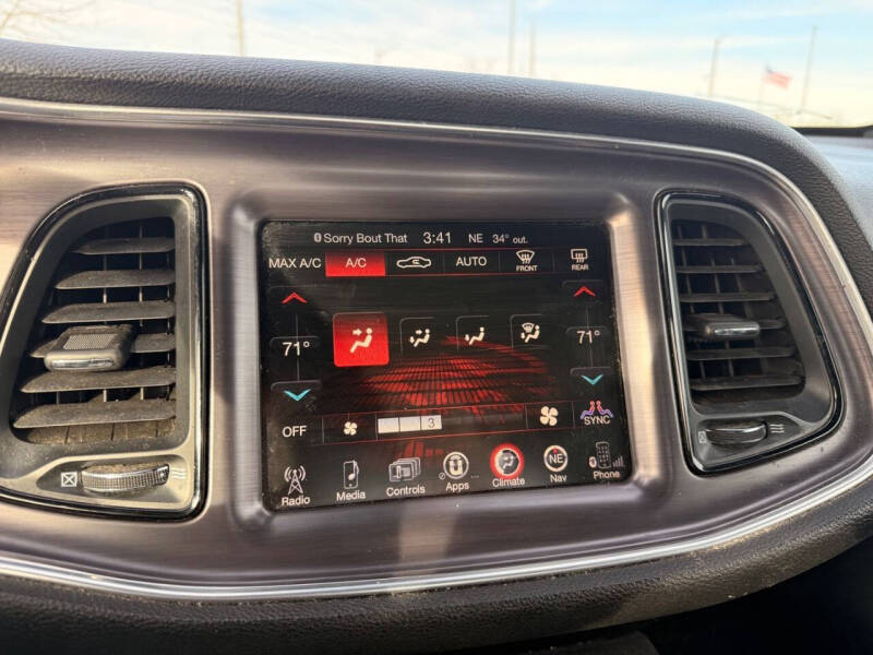 2016 Dodge Challenger SXT Plus