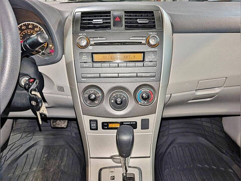 2011 Toyota Corolla LE