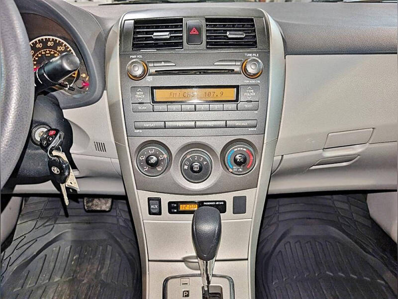 2011 Toyota Corolla LE