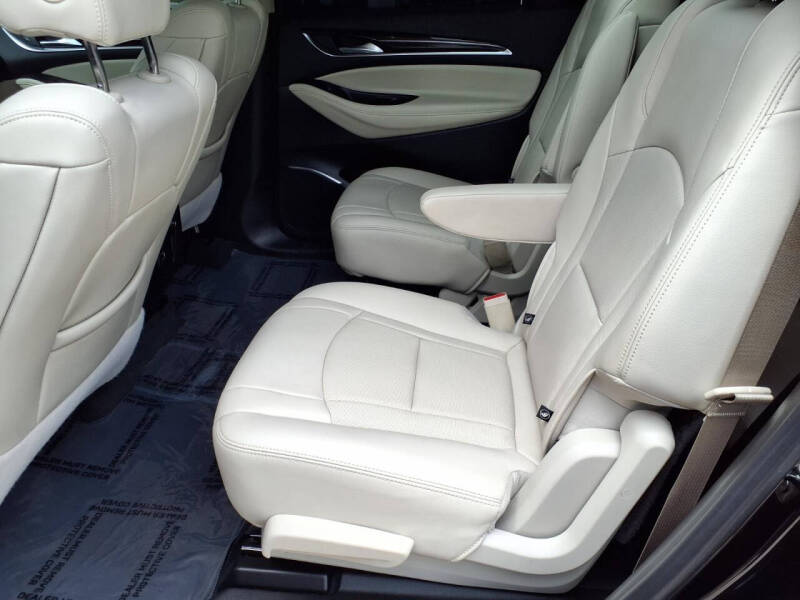 2022 Buick Enclave Essence