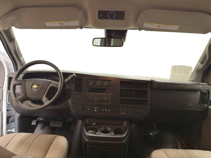 2025 Chevrolet Express LT 3500