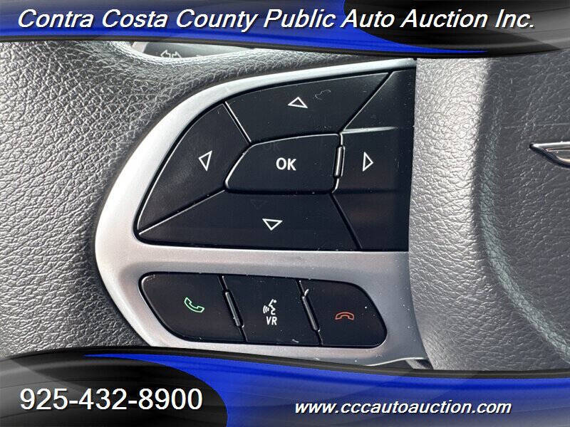 2017 Chrysler Pacifica Hybrid Touring Plus