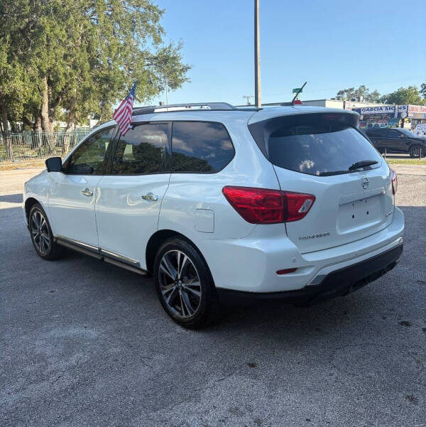 2017 Nissan Pathfinder Platinum