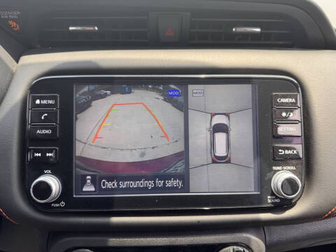 2021 Nissan Kicks SR