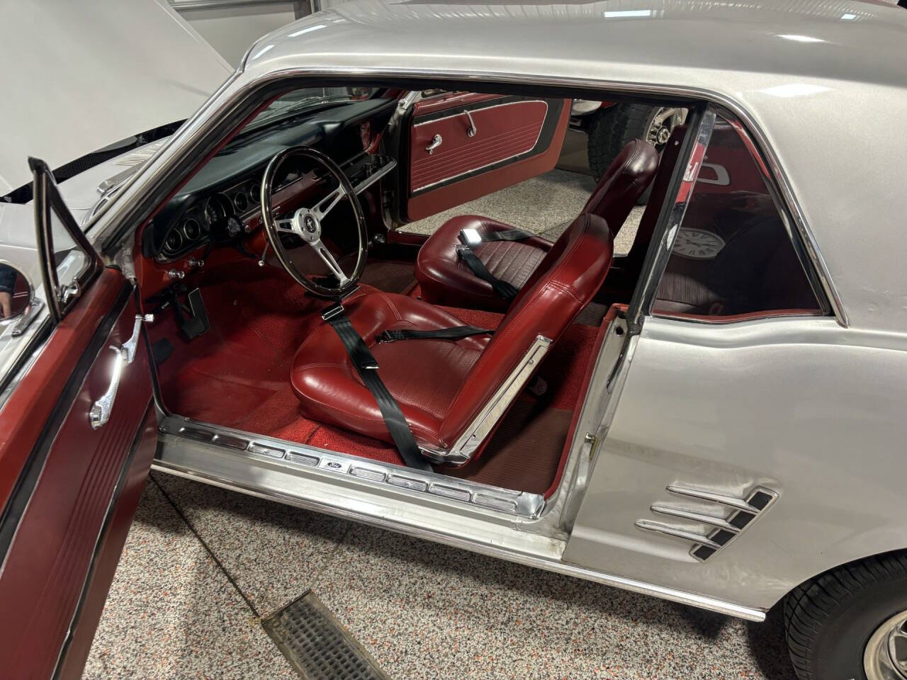 1966 Ford Mustang 43