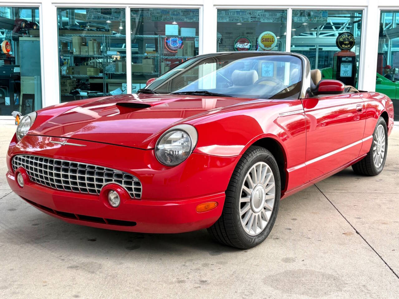 2005 Ford Thunderbird 1