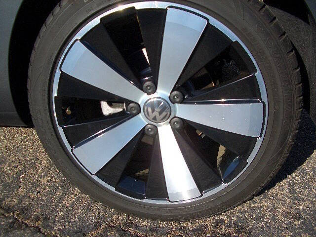 2019 Volkswagen Golf SE