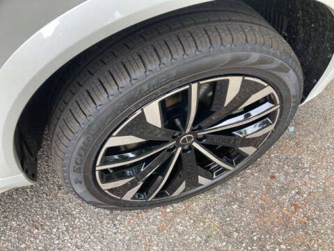 2025 Volvo XC90 T8 Plus Bright Theme 7P