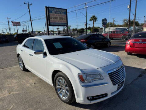 2014 Chrysler 300 for sale at S.A. BROADWAY MOTORS INC in San Antonio TX