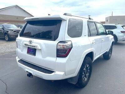 2021 Toyota 4Runner SR5 photo 2